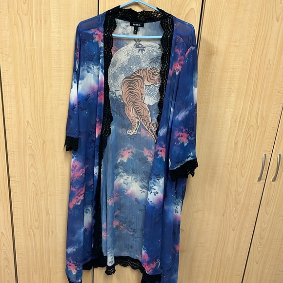Women’s Torrid Tiger Kimono Sheer Purple Black Lace Kimono Size 1X - Picture 3 of 7